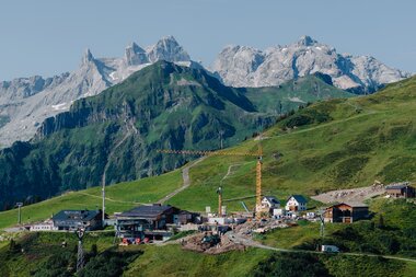 Luftaufnahme von der Baustelle Neubau Bergrestaurant Grüneck | © Golm Silvretta Lünersee Tourismus GmbH Bregenz, Philipp Schilcher