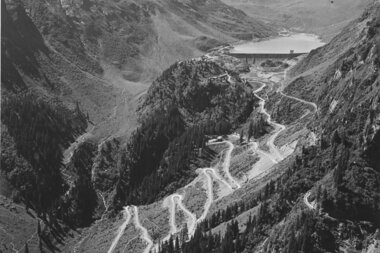Bild von den Ursprüngen der Silvretta-Hochalpenstraße in schwarz und weiß | © Golm Silvretta Lünersee Tourismus GmbH Bregenz